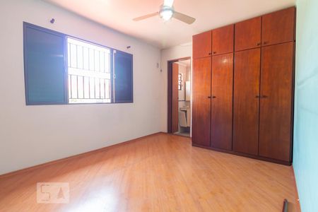 Casa à venda com 120m², 3 quartos e 2 vagasSuíte Quarto 