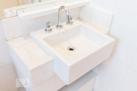 Apartamento à venda com 95m², 2 quartos e 2 vagas Apartamento à venda com 95m², 2 quartos e 2 vagasDetalhe pia