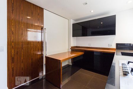 Apartamento à venda com 95m², 2 quartos e 2 vagas Apartamento à venda com 95m², 2 quartos e 2 vagasCozinha