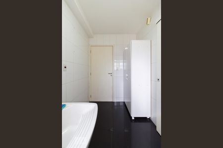 Apartamento à venda com 95m², 2 quartos e 2 vagas Apartamento à venda com 95m², 2 quartos e 2 vagasÁrea de serviço
