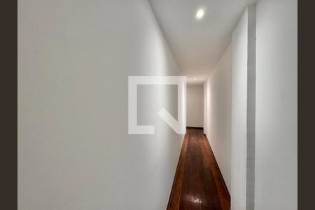 Corredor de apartamento à venda com 3 quartos, 200m² em Recreio dos Bandeirantes, Rio de Janeiro