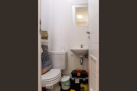 Apartamento à venda com 181m², 3 quartos e 4 vagasBanheiro da área de serviço