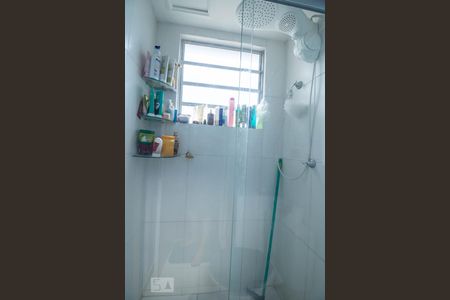 Banheiro de apartamento para alugar com 2 quartos, 56m² em Vila Homero Thon, Santo André