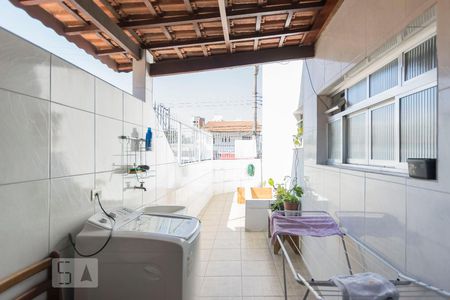 Casa à venda com 210m², 3 quartos e 2 vagas1o. Andar - Área de serviço