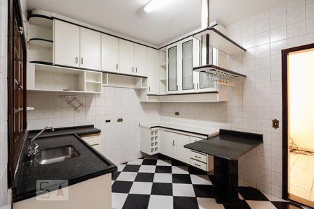 Casa à venda com 279m², 4 quartos e 5 vagasCozinha 