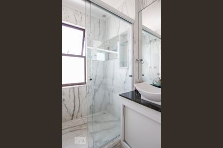 Apartamento à venda com 240m², 3 quartos e 2 vagasBanheiro Quarto 3