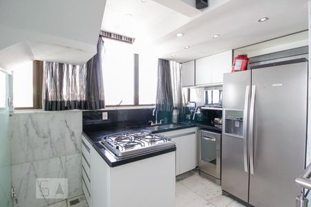 Apartamento à venda com 240m², 3 quartos e 2 vagasCozinha