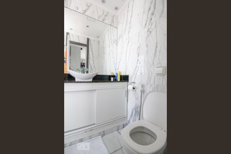 Apartamento à venda com 240m², 3 quartos e 2 vagasBanheiro Quarto 3