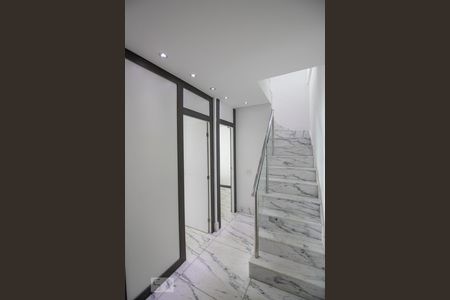 Apartamento à venda com 240m², 3 quartos e 2 vagasEscada