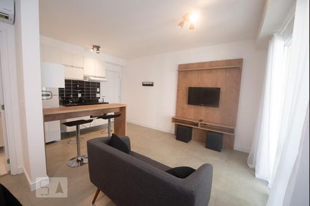 Sala kitinet de kitnet/studio para alugar com 1 quarto, 38m² em Jardim Flor da Montanha, Guarulhos