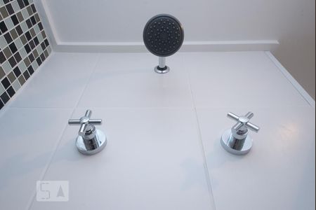 Detalhe banheiro de kitnet/studio para alugar com 1 quarto, 38m² em Jardim Flor da Montanha, Guarulhos