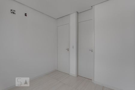 Suíte de apartamento à venda com 3 quartos, 77m² em Humaitá, Porto Alegre