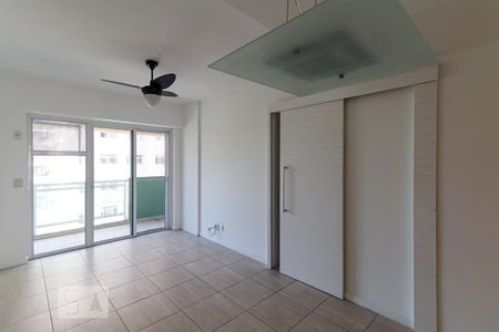 Apartamento à venda com 72m², 2 quartos e 1 vaga Apartamento à venda com 72m², 2 quartos e 1 vagaSala