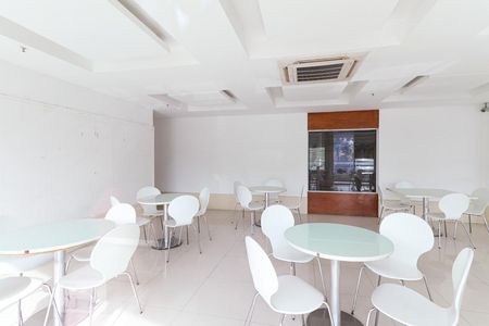 Apartamento à venda com 72m², 2 quartos e 1 vaga Apartamento à venda com 72m², 2 quartos e 1 vagaÁrea comum - Salão de festas