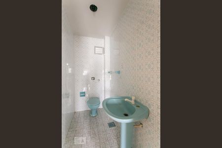 Lavabo de apartamento para alugar com 3 quartos, 110m² em Azenha, Porto Alegre
