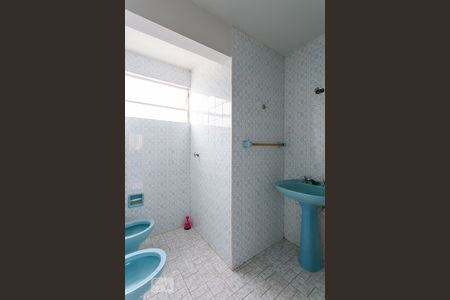 Banheiro 1  de apartamento para alugar com 3 quartos, 110m² em Azenha, Porto Alegre