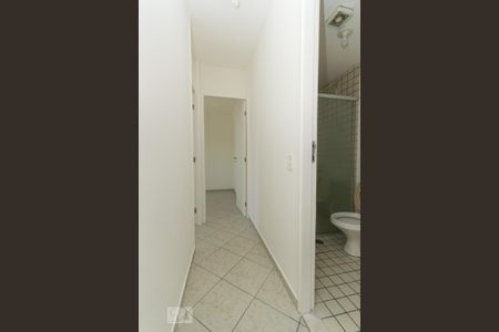 Corredor de apartamento para alugar com 2 quartos, 55m² em Vila Parque Jabaquara, São Paulo