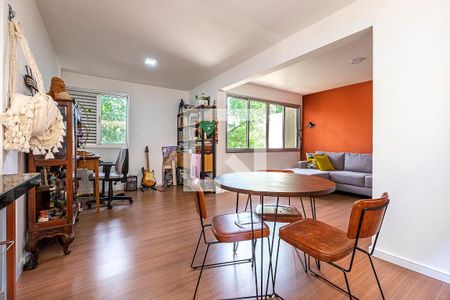 Sala de apartamento para alugar com 2 quartos, 77m² em Alto de Pinheiros, São Paulo