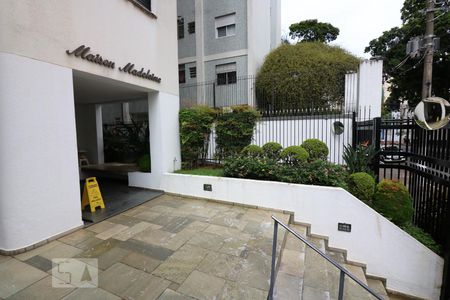 Entrada de apartamento à venda com 2 quartos, 80m² em Liberdade, São Paulo