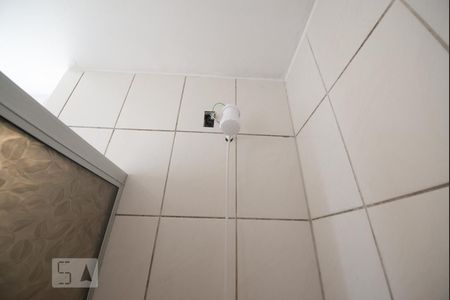 Banheiro de apartamento para alugar com 2 quartos, 47m² em Serraria, São José