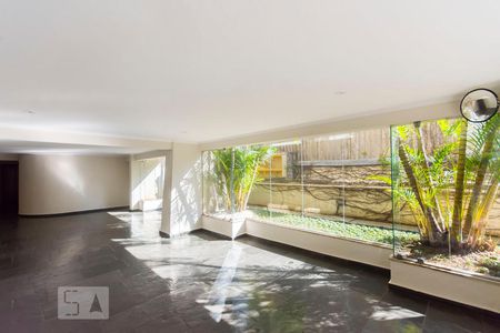 Apartamento para alugar com 70m², 2 quartos e 1 vagaHall social