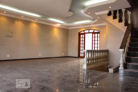 Casa à venda com 450m², 3 quartos e 6 vagassala