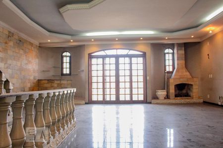 Casa à venda com 450m², 3 quartos e 6 vagassala