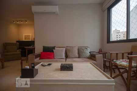 Sala de apartamento para alugar com 3 quartos, 123m² em Centro, Florianópolis