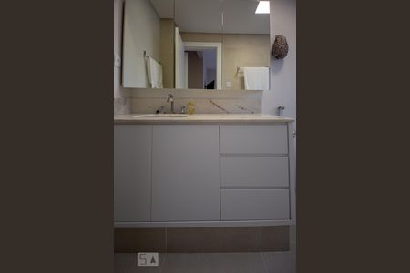 Apartamento para alugar com 123m², 3 quartos e 1 vagaSuite  banheiro 