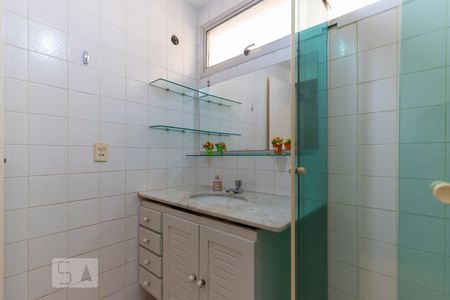 Banheiro de apartamento para alugar com 1 quarto, 60m² em Bosque, Campinas