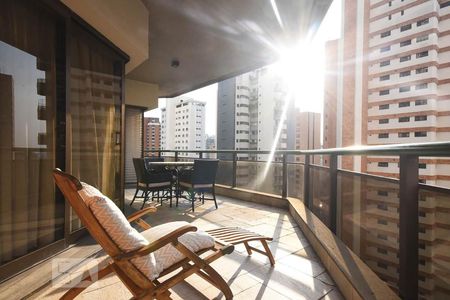 Varanda 1 de apartamento à venda com 3 quartos, 500m² em Vila Suzana, São Paulo
