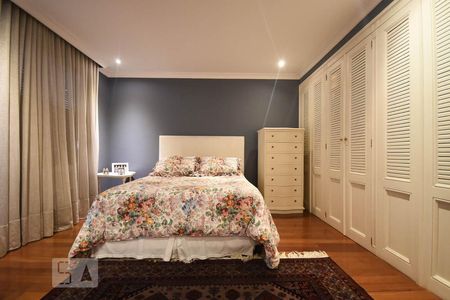 Apartamento à venda com 500m², 3 quartos e 6 vagasSuíte 1