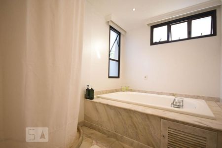 Apartamento à venda com 500m², 3 quartos e 6 vagasBanheiro Suíte 3