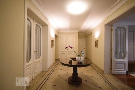 Hall de Entrada de apartamento à venda com 3 quartos, 500m² em Vila Suzana, São Paulo