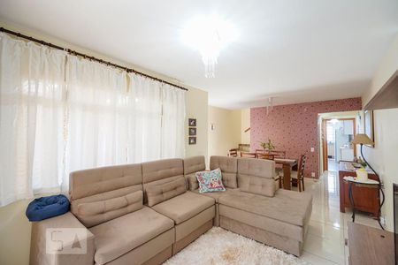 Sala de estar de casa à venda com 4 quartos, 200m² em Chácara Seis de Outubro, São Paulo