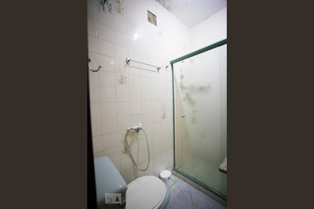Banheiro  de apartamento à venda com 2 quartos, 80m² em Centro, Niterói