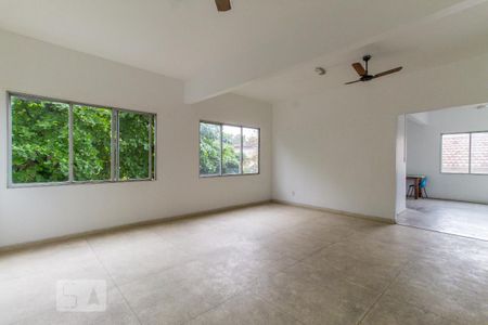 Apartamento à venda com 67m², 2 quartos e 1 vagaÁrea comum - Salão de festas