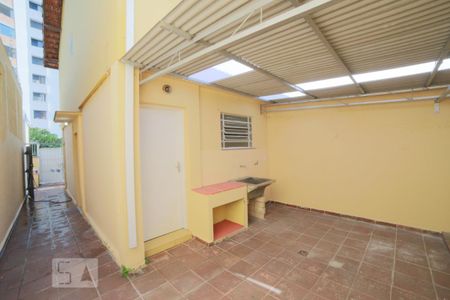 Casa à venda com 74m², 2 quartos e 1 vagaQuintal