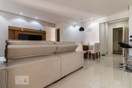 Sala de apartamento para alugar com 2 quartos, 74m² em Jardim Tupanci, Barueri