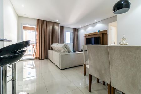 Sala de apartamento para alugar com 2 quartos, 74m² em Jardim Tupanci, Barueri