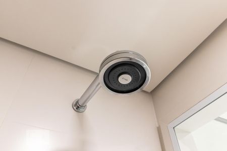 Detalhe do Banheiro de apartamento para alugar com 1 quarto, 60m² em Alphaville, Barueri