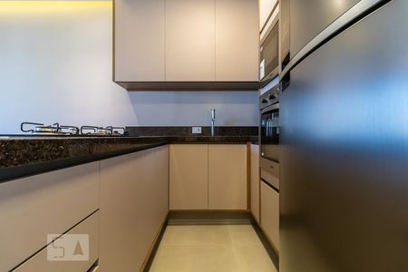 Cozinha de apartamento para alugar com 1 quarto, 60m² em Alphaville, Barueri