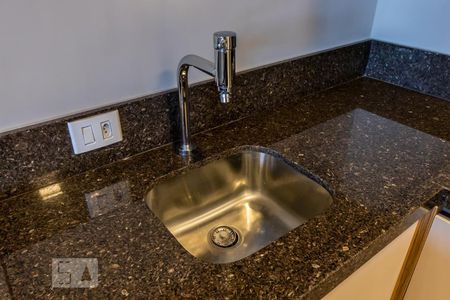 Detalhe da Cozinha de apartamento para alugar com 1 quarto, 60m² em Alphaville, Barueri