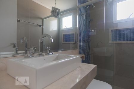 Apartamento para alugar com 174m², 3 quartos e 3 vagas Apartamento para alugar com 174m², 3 quartos e 3 vagasBanheiro da suíte 1