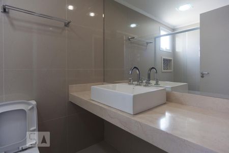 Apartamento para alugar com 174m², 3 quartos e 3 vagas Apartamento para alugar com 174m², 3 quartos e 3 vagasBanheiro da suíte 3