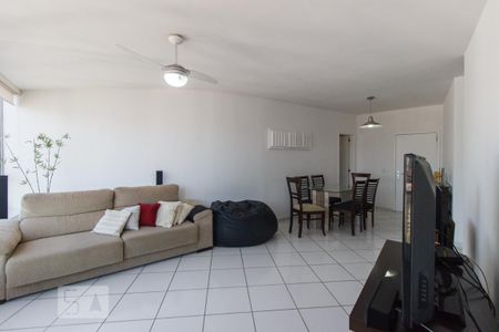 Sala de apartamento para alugar com 2 quartos, 87m² em Barra da Tijuca, Rio de Janeiro