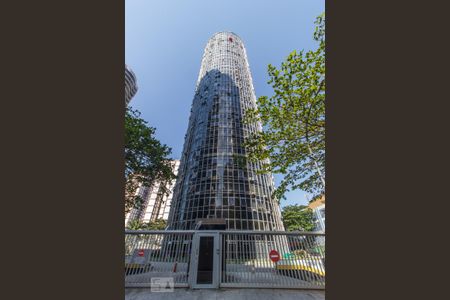 Apartamento para alugar com 87m², 2 quartos e 1 vaga Apartamento para alugar com 87m², 2 quartos e 1 vagaFachada