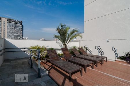 Studio para alugar com 30m², 1 quarto e sem vaga Studio para alugar com 30m², 1 quarto e sem vagaÁrea comum - Piscina