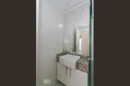 Banheiro de kitnet/studio para alugar com 1 quarto, 30m² em Centro, São Paulo