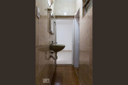 Casa à venda com 250m², 5 quartos e 1 vaga Casa à venda com 250m², 5 quartos e 1 vagaLavabo e Banheiro Social